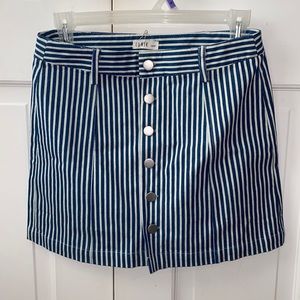 NWT Navy/white skirt